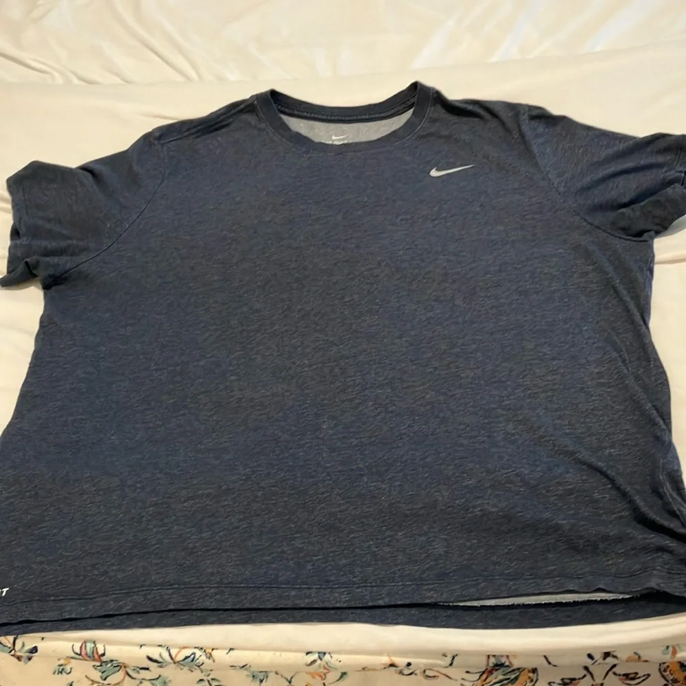 Nike Short Sleeve Tees Red and Blue - Picture 4 of 11